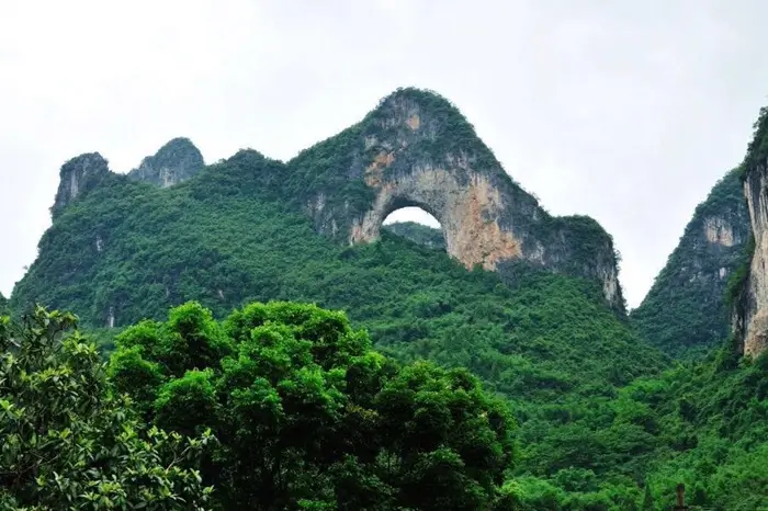 Montaña de la Luna yangshuo guilin
