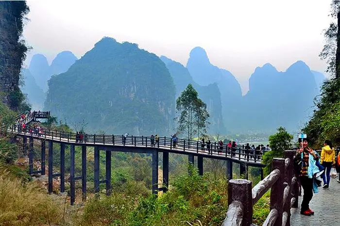 Senderismo por el Río Yulong